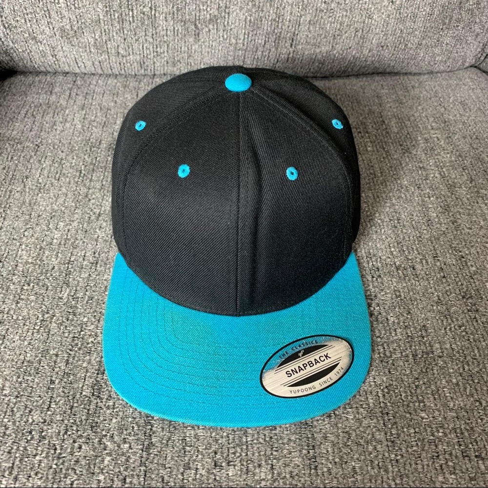 SnapBack cap blue/black used